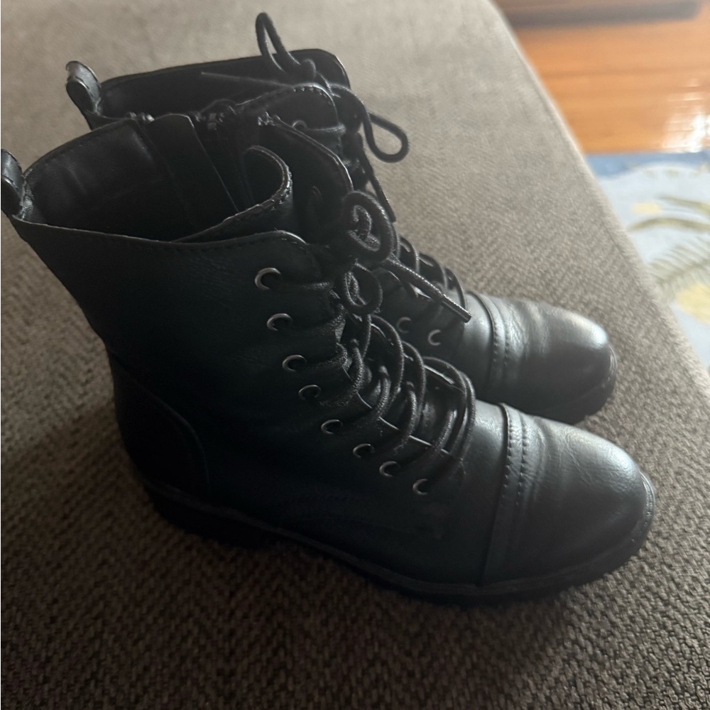 Universal Thread Black Ankle Boots